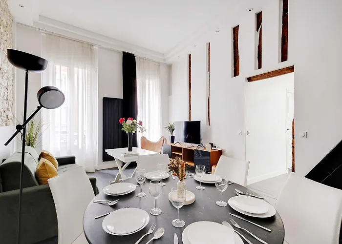 Stunning - 2br-6p - Grand Boulevard